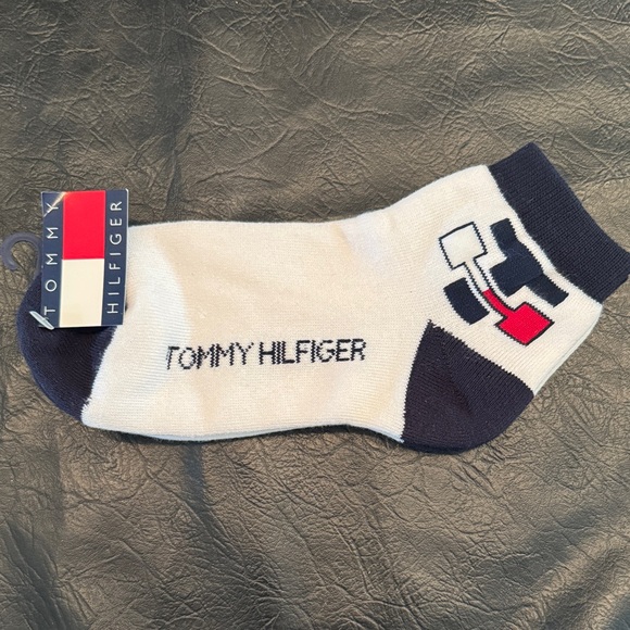 Tommy Hilfiger Other - Tommy Hilfiger White, Navy & Red Logo Ankle Socks